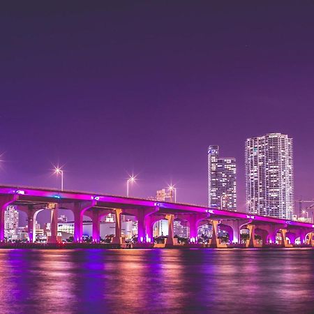Хостел Ludge By Miami Airport Екстер'єр фото